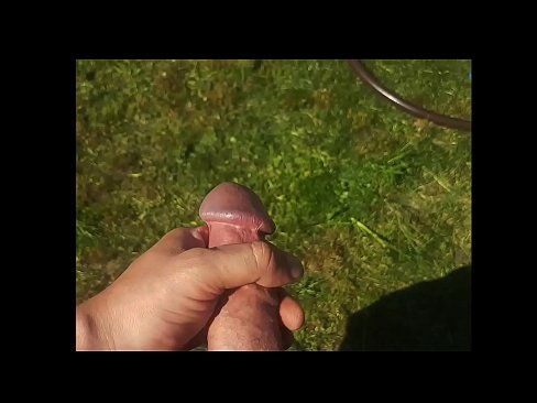 ❤️ Hot hottie mendapat dia merah jambu pussy fucked dan air mani dengan muncrat di taman musim panas ❌ Video seks pada ms.tusar.top